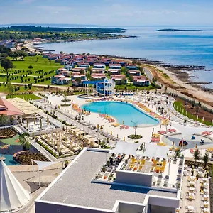 Arena Grand Kazela Homes 假日公园